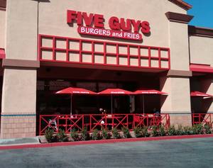 
                                                                Haven Court : Haven Court Five Guys Opening-1415 (4)
                                                        